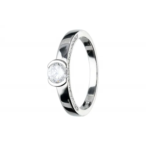 Srebrny pierścionek z cyrkoniami