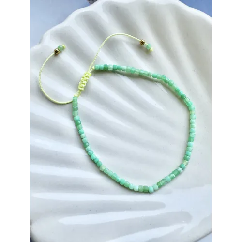 bransoletka-kamienie-naturalne-na-sznurku-chryzopraz-kostka