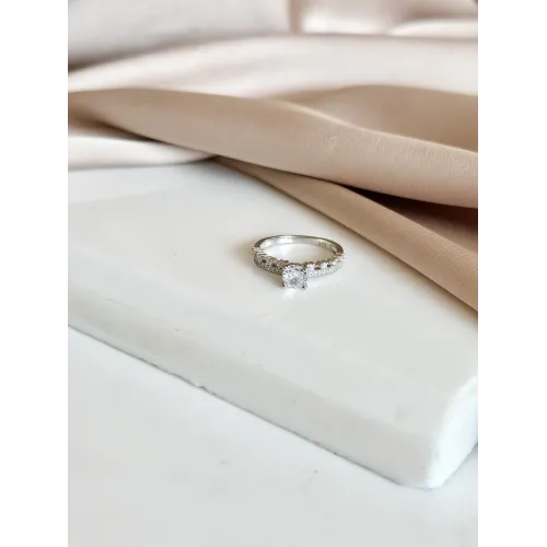 srebrny-pierscionek-ozdobny