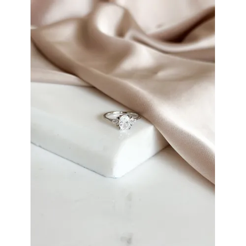 srebrny-pierscionek-klasyczny-z-cyrkoniami