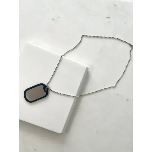 naszyjnik-meski-stal-chirurgiczna-niesmiertelnik-srebrny-w-czarnej-oprawie