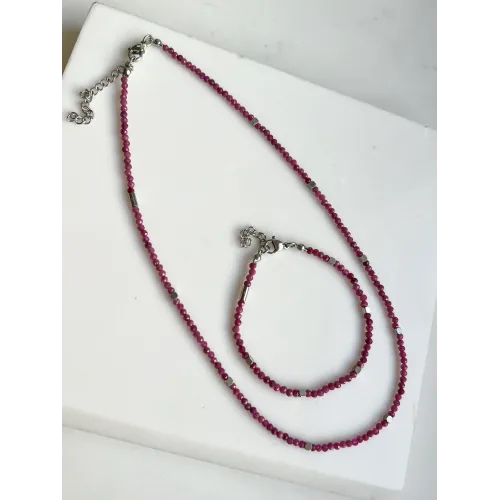 naszyjnik-kamienie-naturalne-rubin-ze-srebrna-przekladka