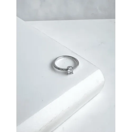 srebrny-pierscionek-z-cyrkoniami