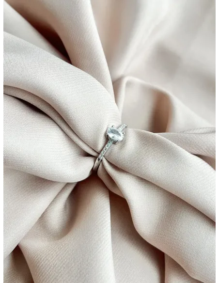 srebrny-pierscionek-z-cyrkoniami