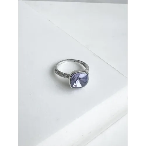 srebrny-pierscionek-z-fioletowa-cyrkonia